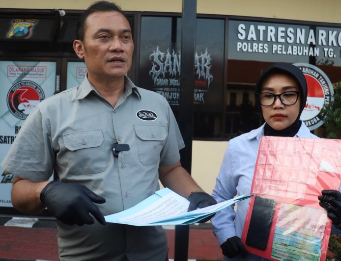 Polres Pelabuhan Tanjung Perak Amankan Residivis Pengedar Narkoba Sita 89,81 Gram Sabu
